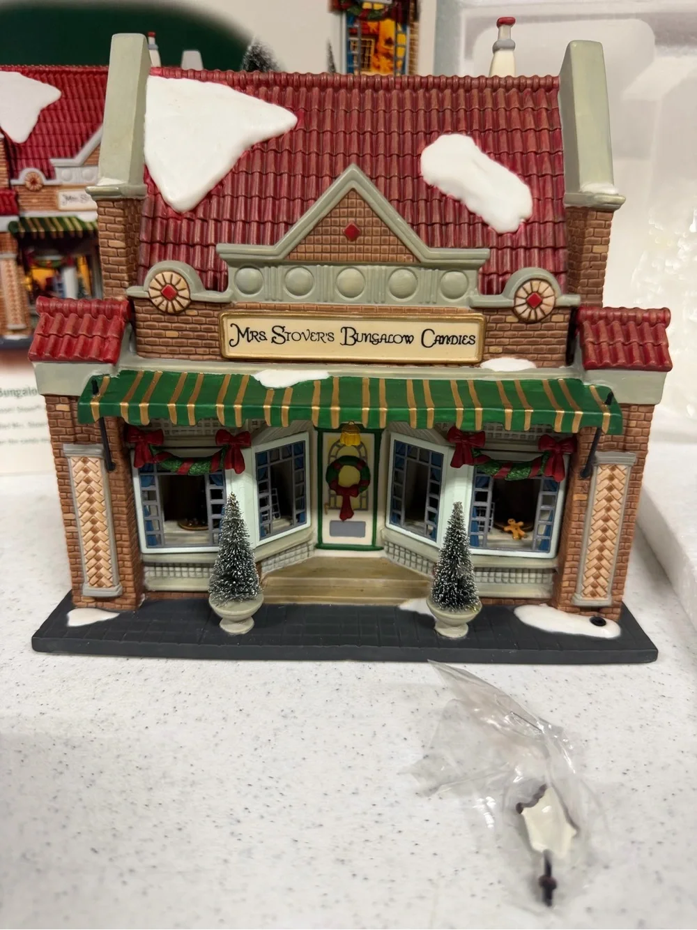 Dept. 56 #58917 MRS. STOVERS BUNGALOW CANDIES 3-D Scene Original Box Retired